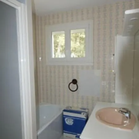 別荘 Maison 8 Personnes, Proche Plage, Animaux Admis, Parking - Fr-1-823-59 ノワールムーティエ